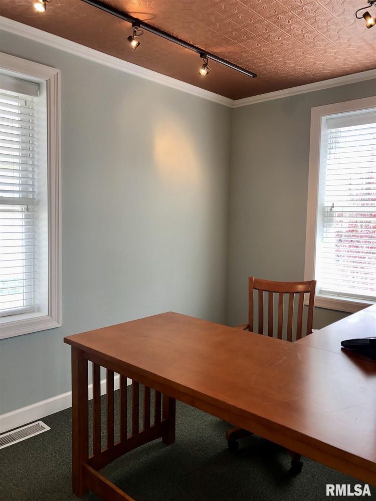 435 W Jackson St, Macomb, IL 61455